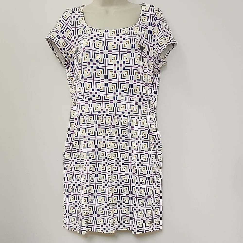 J McLaughlin Geometric Patterned Dress - Purple and White Size Large - Picture 2 of 16